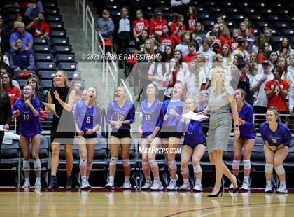 Thumbnail 3 in Lorena vs. Gunter (UIL Volleyball 3A Semifinals) photogallery.