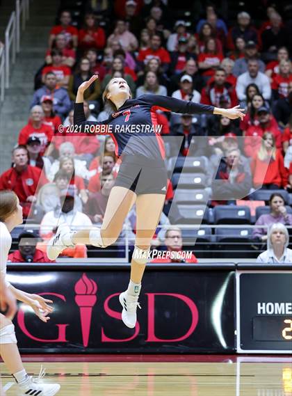Thumbnail 1 in Lorena vs. Gunter (UIL Volleyball 3A Semifinals) photogallery.