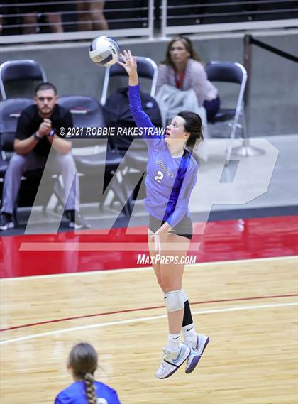 Thumbnail 1 in Lorena vs. Gunter (UIL Volleyball 3A Semifinals) photogallery.