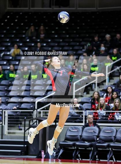 Thumbnail 1 in Lorena vs. Gunter (UIL Volleyball 3A Semifinals) photogallery.