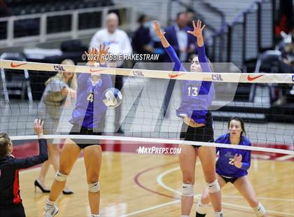 Thumbnail 3 in Lorena vs. Gunter (UIL Volleyball 3A Semifinals) photogallery.