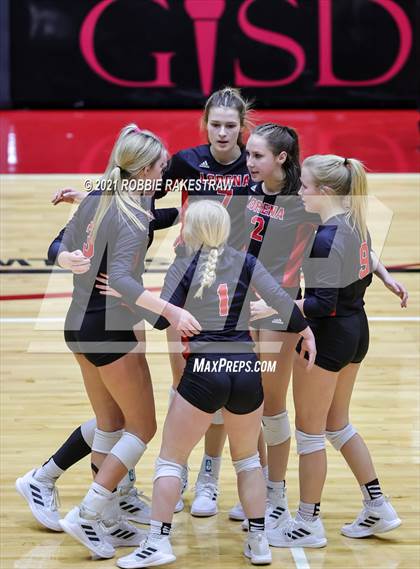 Thumbnail 2 in Lorena vs. Gunter (UIL Volleyball 3A Semifinals) photogallery.
