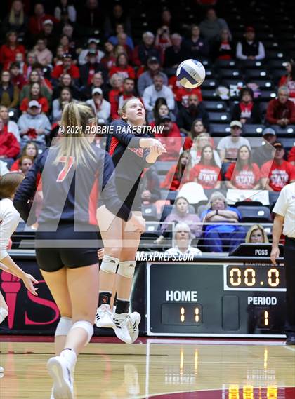 Thumbnail 2 in Lorena vs. Gunter (UIL Volleyball 3A Semifinals) photogallery.