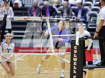 Thumbnail 2 in Lorena vs. Gunter (UIL Volleyball 3A Semifinals) photogallery.