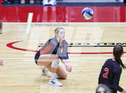 Thumbnail 1 in Lorena vs. Gunter (UIL Volleyball 3A Semifinals) photogallery.