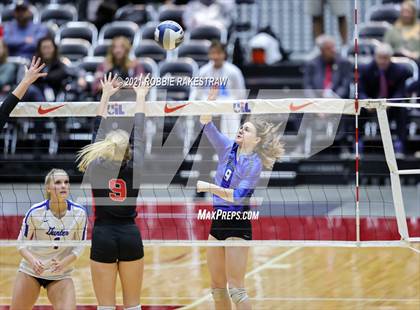 Thumbnail 2 in Lorena vs. Gunter (UIL Volleyball 3A Semifinals) photogallery.