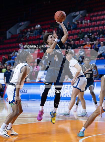 Thumbnail 3 in Newburgh vs Shaker (NYSPHSAA Class AAA Semifinal) photogallery.