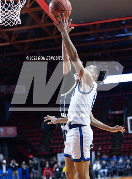 Thumbnail 3 in Newburgh vs Shaker (NYSPHSAA Class AAA Semifinal) photogallery.
