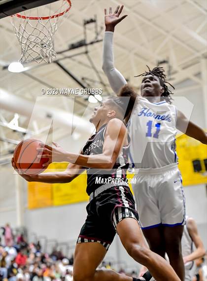 Thumbnail 2 in Jefferson vs. Hooks (UIL 3A Region Quarterfinal Playoff) photogallery.