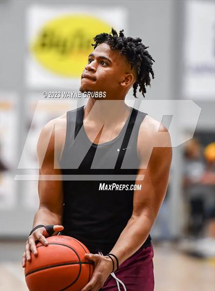 Thumbnail 3 in Jefferson vs. Hooks (UIL 3A Region Quarterfinal Playoff) photogallery.