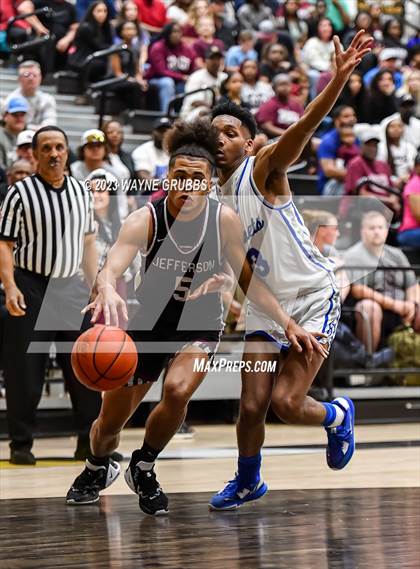 Thumbnail 1 in Jefferson vs. Hooks (UIL 3A Region Quarterfinal Playoff) photogallery.