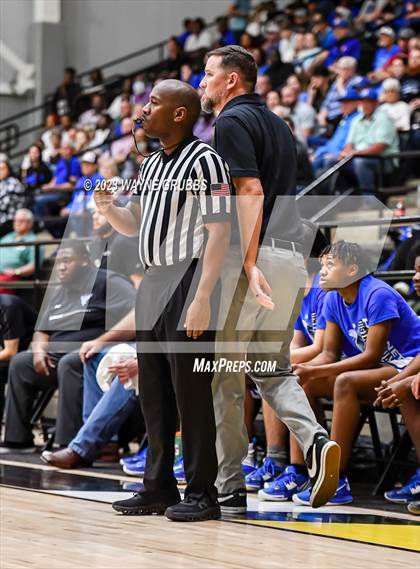 Thumbnail 2 in Jefferson vs. Hooks (UIL 3A Region Quarterfinal Playoff) photogallery.