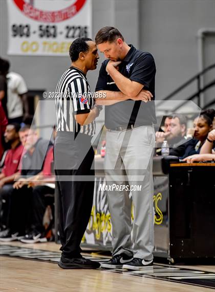 Thumbnail 3 in Jefferson vs. Hooks (UIL 3A Region Quarterfinal Playoff) photogallery.