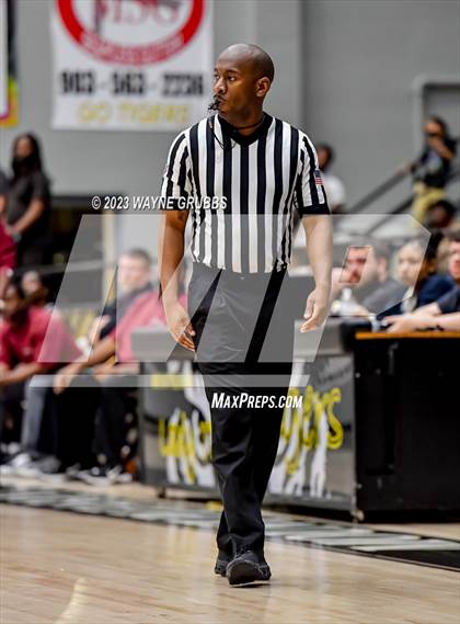 Thumbnail 1 in Jefferson vs. Hooks (UIL 3A Region Quarterfinal Playoff) photogallery.