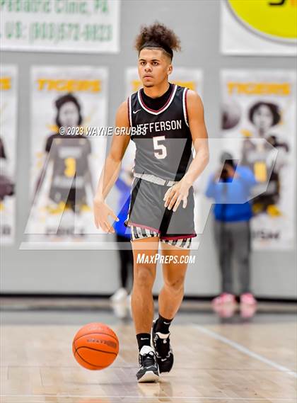 Thumbnail 2 in Jefferson vs. Hooks (UIL 3A Region Quarterfinal Playoff) photogallery.