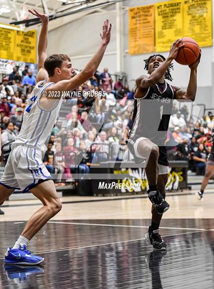 Thumbnail 1 in Jefferson vs. Hooks (UIL 3A Region Quarterfinal Playoff) photogallery.