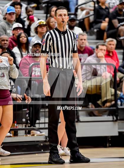 Thumbnail 3 in Jefferson vs. Hooks (UIL 3A Region Quarterfinal Playoff) photogallery.