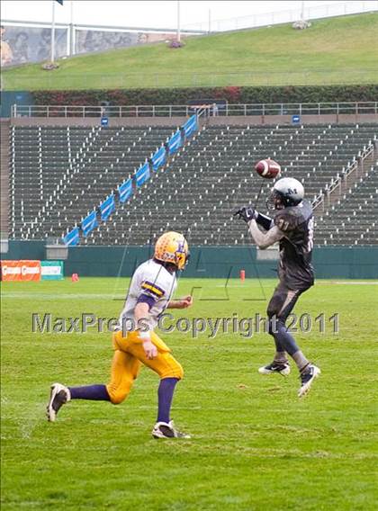 Thumbnail 2 in Madison vs. Escalon (CIF State D3 Final) photogallery.