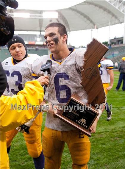 Thumbnail 2 in Madison vs. Escalon (CIF State D3 Final) photogallery.
