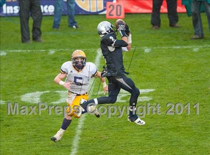 Thumbnail 1 in Madison vs. Escalon (CIF State D3 Final) photogallery.