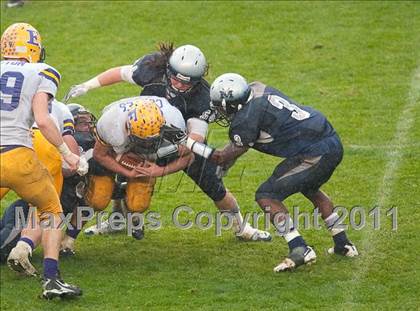 Thumbnail 2 in Madison vs. Escalon (CIF State D3 Final) photogallery.