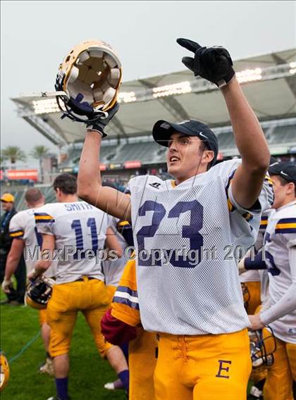 Thumbnail 1 in Madison vs. Escalon (CIF State D3 Final) photogallery.