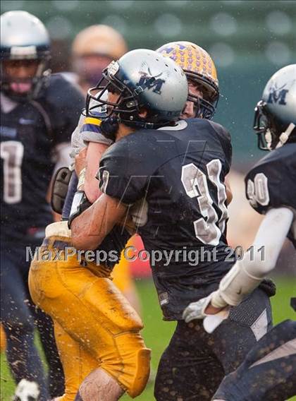 Thumbnail 1 in Madison vs. Escalon (CIF State D3 Final) photogallery.