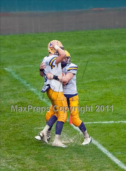 Thumbnail 2 in Madison vs. Escalon (CIF State D3 Final) photogallery.