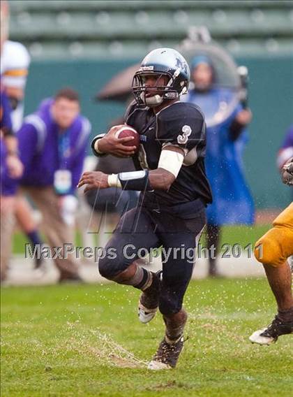 Thumbnail 1 in Madison vs. Escalon (CIF State D3 Final) photogallery.