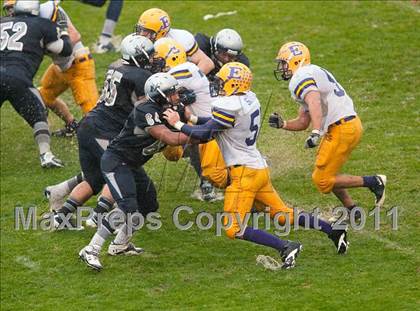 Thumbnail 1 in Madison vs. Escalon (CIF State D3 Final) photogallery.