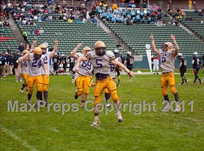 Thumbnail 2 in Madison vs. Escalon (CIF State D3 Final) photogallery.