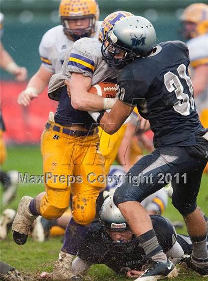 Thumbnail 3 in Madison vs. Escalon (CIF State D3 Final) photogallery.