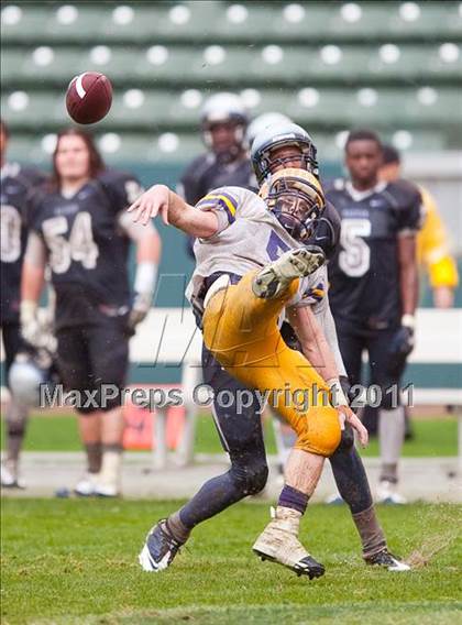 Thumbnail 1 in Madison vs. Escalon (CIF State D3 Final) photogallery.