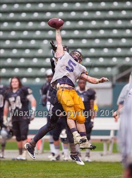Thumbnail 3 in Madison vs. Escalon (CIF State D3 Final) photogallery.
