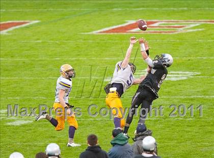 Thumbnail 2 in Madison vs. Escalon (CIF State D3 Final) photogallery.