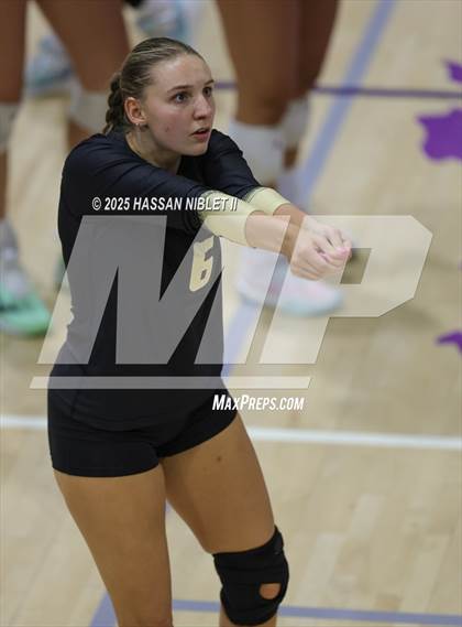 Thumbnail 2 in Calhoun vs. Walton photogallery.