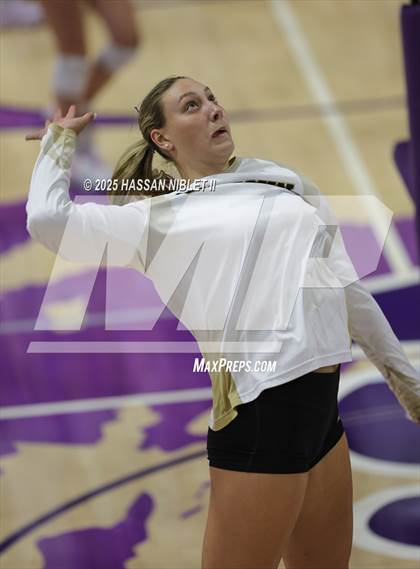 Thumbnail 1 in Calhoun vs. Walton photogallery.