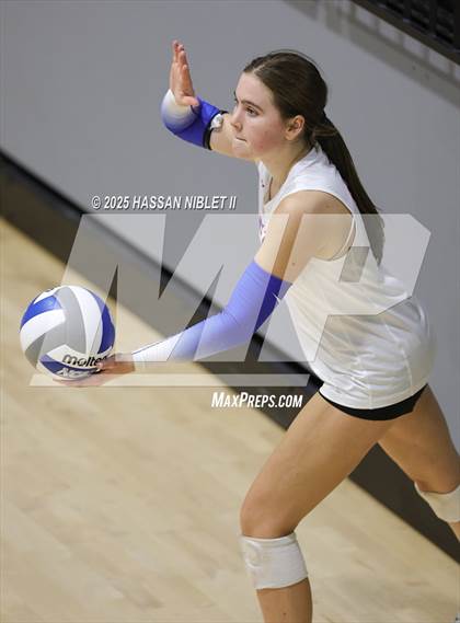 Thumbnail 2 in Calhoun vs. Walton photogallery.
