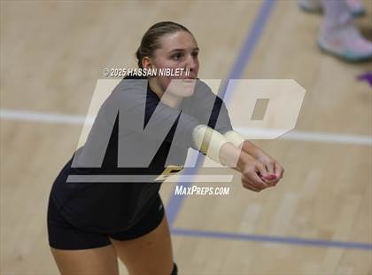 Thumbnail 2 in Calhoun vs. Walton photogallery.