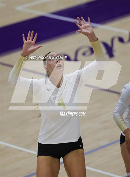 Thumbnail 3 in Calhoun vs. Walton photogallery.