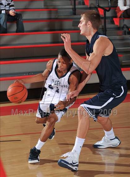 Thumbnail 1 in College Park vs. Ironwood Ridge (MaxPreps Holiday Classic) photogallery.