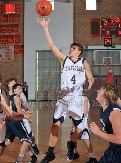Thumbnail 2 in College Park vs. Ironwood Ridge (MaxPreps Holiday Classic) photogallery.