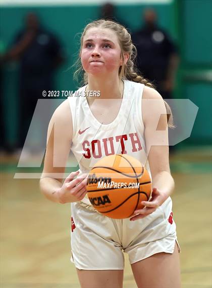 Thumbnail 2 in South Mecklenburg @ Myers Park (SoMeck 4A Conference Final) photogallery.