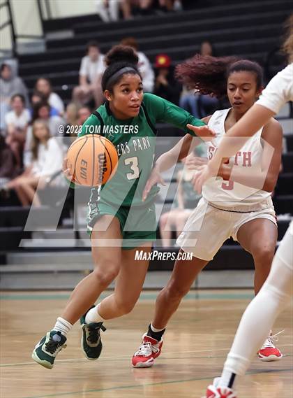 Thumbnail 3 in South Mecklenburg @ Myers Park (SoMeck 4A Conference Final) photogallery.