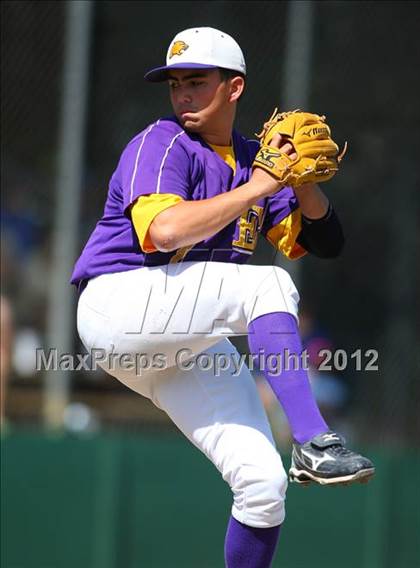 Thumbnail 3 in Hilmar vs. Escalon (CIF SJS D5 Final) photogallery.