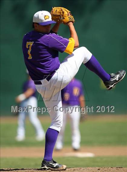 Thumbnail 3 in Hilmar vs. Escalon (CIF SJS D5 Final) photogallery.