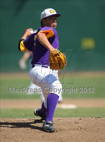 Thumbnail 2 in Hilmar vs. Escalon (CIF SJS D5 Final) photogallery.