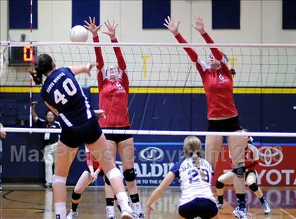 Thumbnail 3 in Santa Monica vs. Mayfield (CIF SS D3-A Final) photogallery.