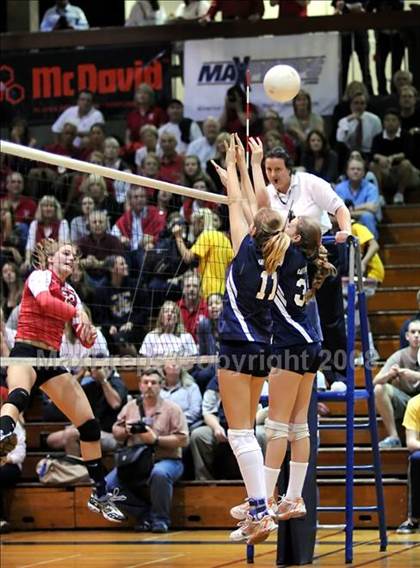 Thumbnail 3 in Santa Monica vs. Mayfield (CIF SS D3-A Final) photogallery.