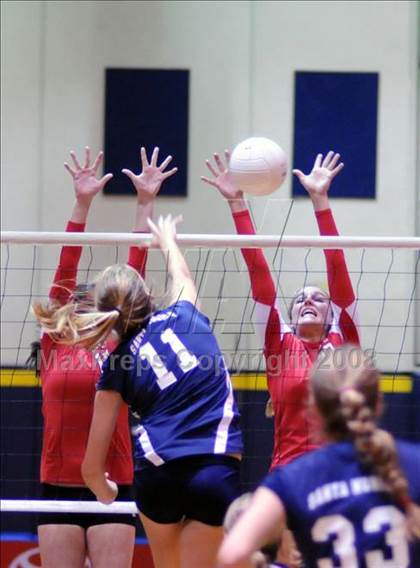 Thumbnail 2 in Santa Monica vs. Mayfield (CIF SS D3-A Final) photogallery.